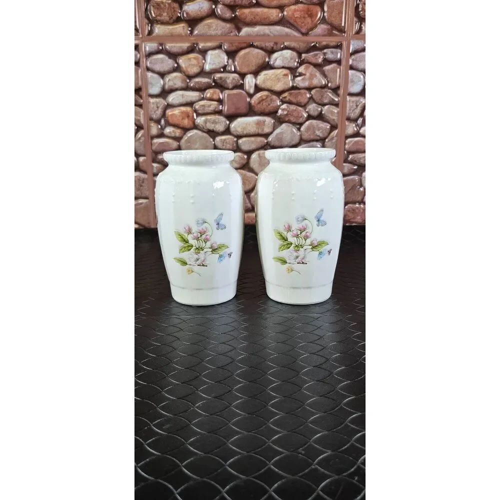 2- Aynsley Cottage Garden Flowers ButterfliesβVase Fine Bone China